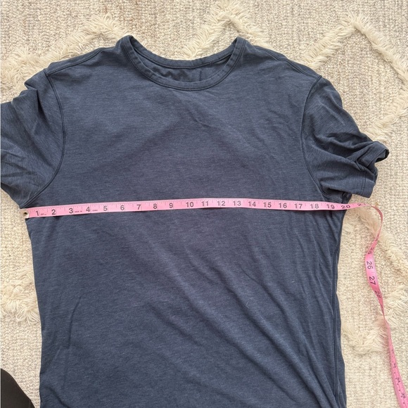 Lululemon Men’s 5 Year Basic Tees (Maroon, Navy, Olive, Heathered Iron Blue) - Picture 5 of 8
